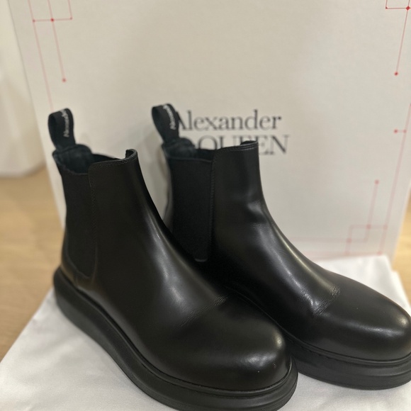 Alexander McQueen Shoes - Alexander McQueen Chelsea Ankle Booties